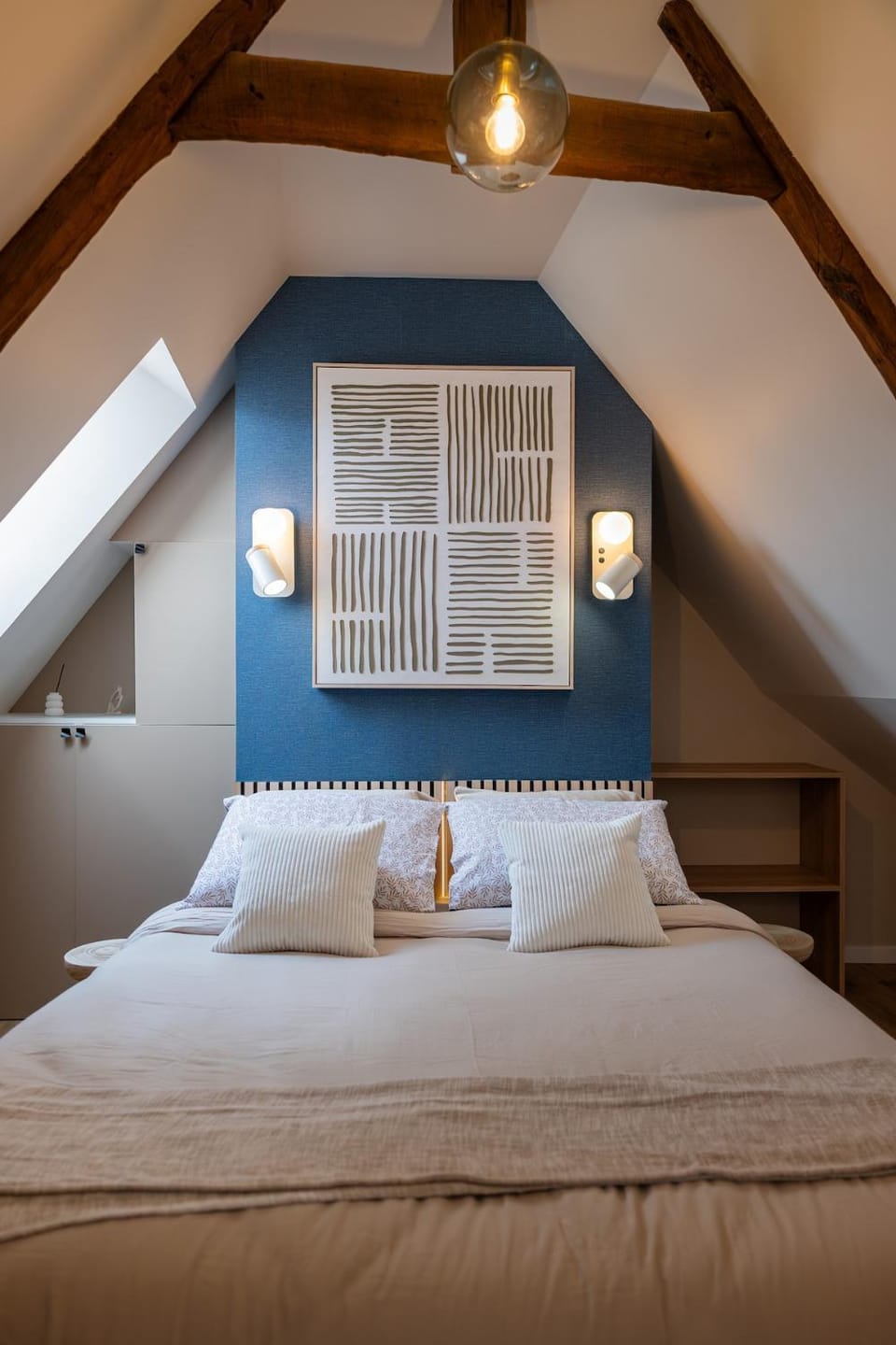 Bed, Photo of the whole room, Bedroom