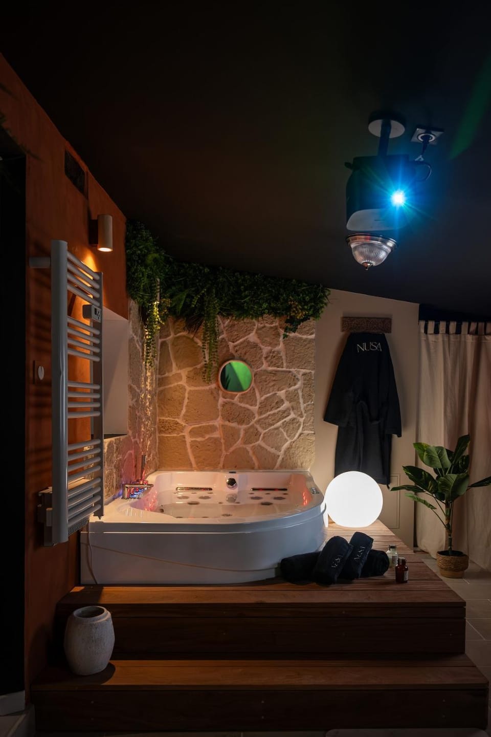 Hot Tub, Bath