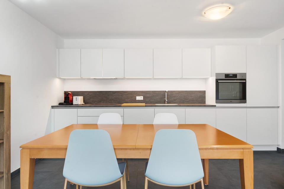 Property building, Kitchen or kitchenette, Living room