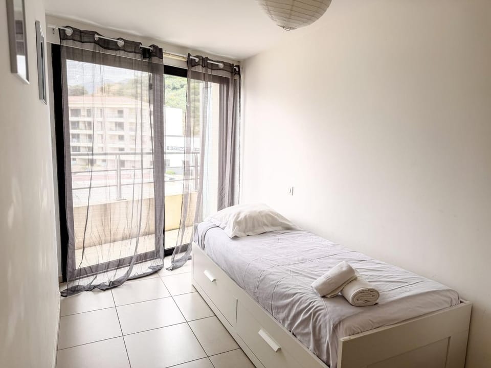 "L’Oriente" – T3 Front Mer | by Efficios Apartment in Propriano