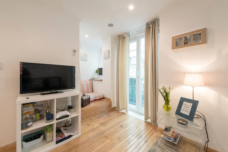 Property building, Staff, Communal lounge/ TV room, Activities, View (from property/room), Other, Decorative detail, Animals, City view, Landmark view
