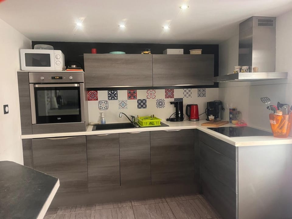 Kitchen or kitchenette, Living room