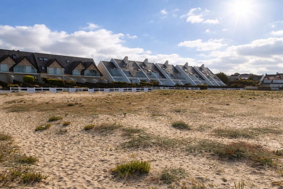 Apartment with direct beach access Apartment in La Turballe