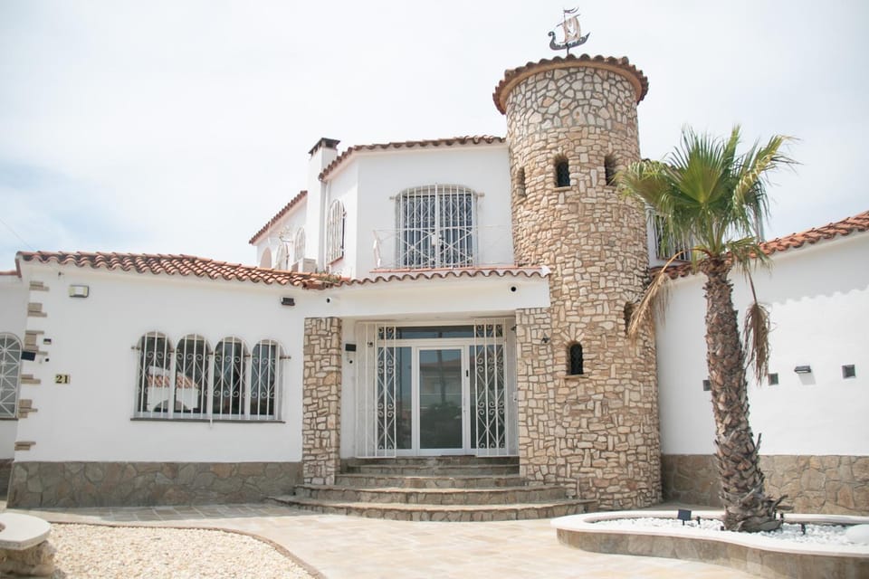 MEDDAYS Villa VIENA Villa in Miami Platja