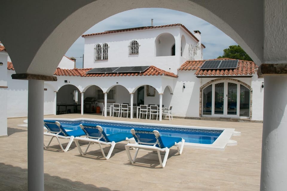 Balcony/Terrace, Swimming pool