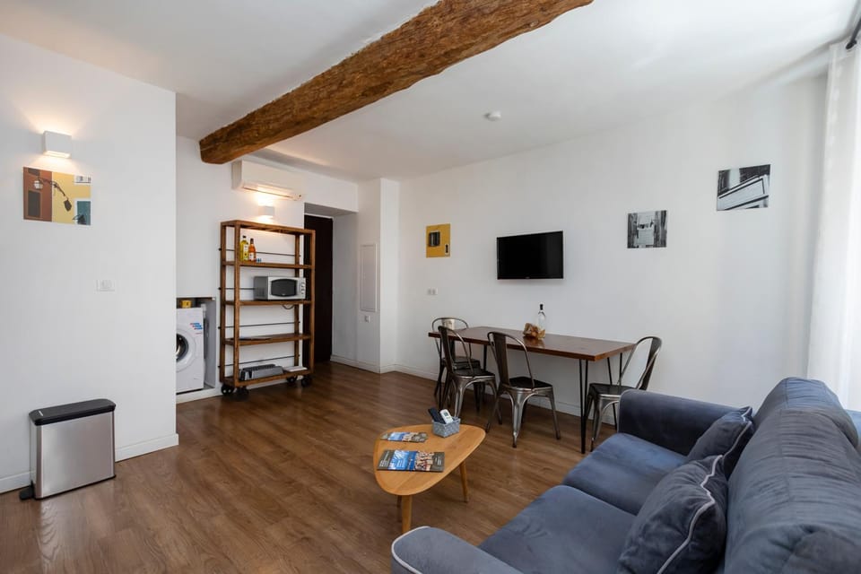 TV and multimedia, Living room, Seating area