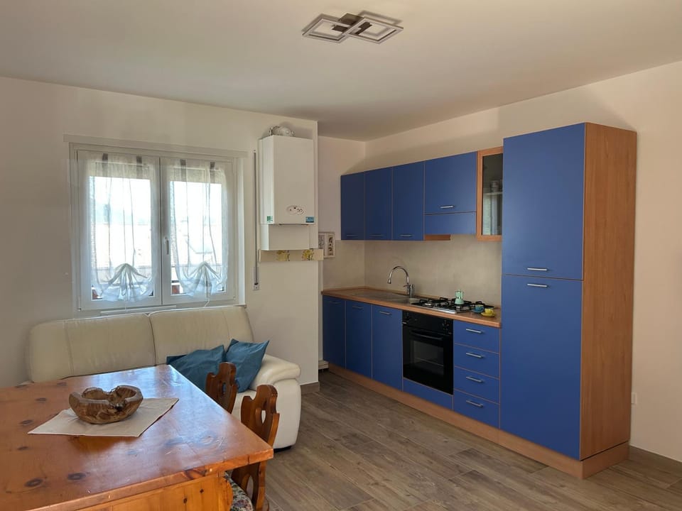 Kitchen or kitchenette, kitchen