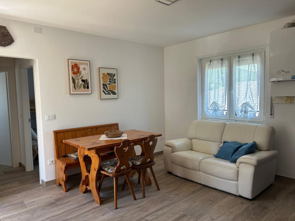 Dining area, Lunch