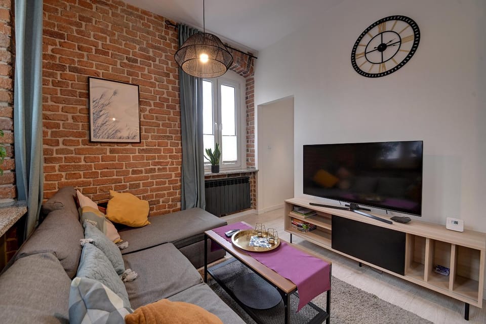 TV and multimedia, Seating area