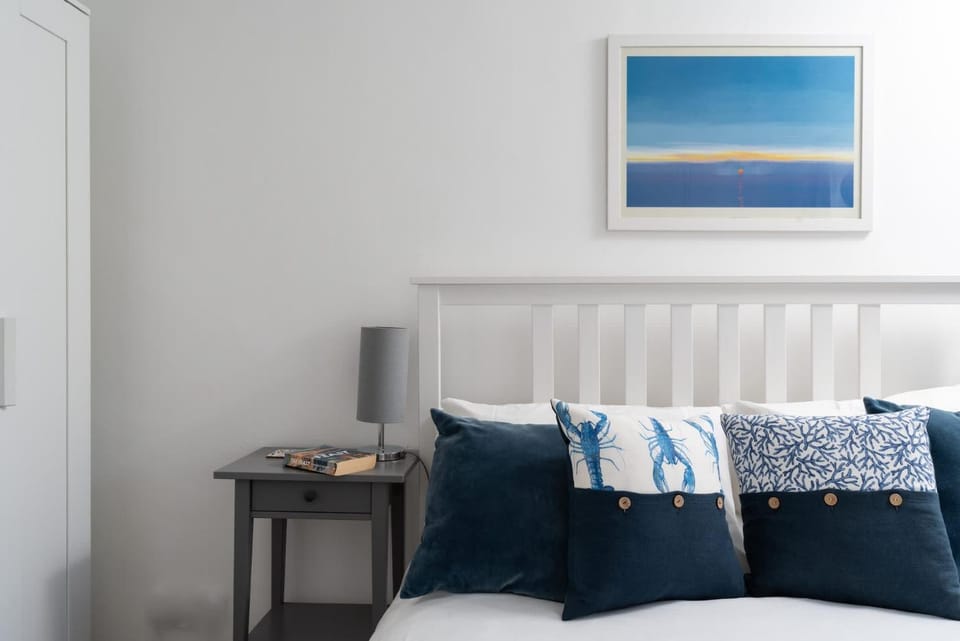 Home in Portscatho Sea Views Parking & Garden House in England