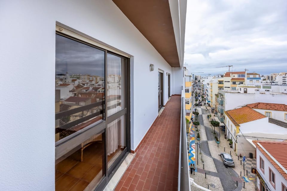 View (from property/room), Balcony/Terrace, City view, Street view, Quiet street view
