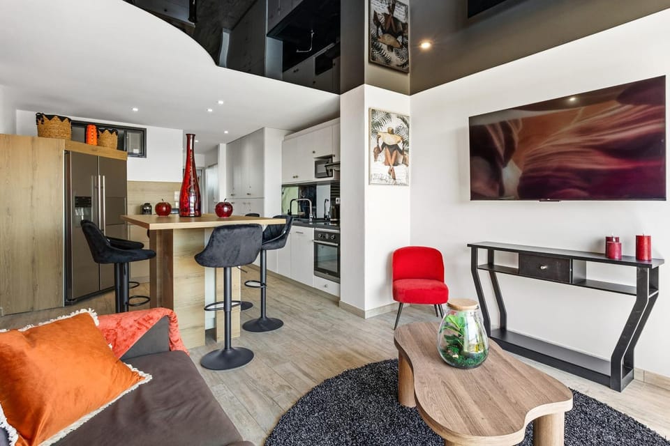 Kitchen or kitchenette, Dining area, pet friendly