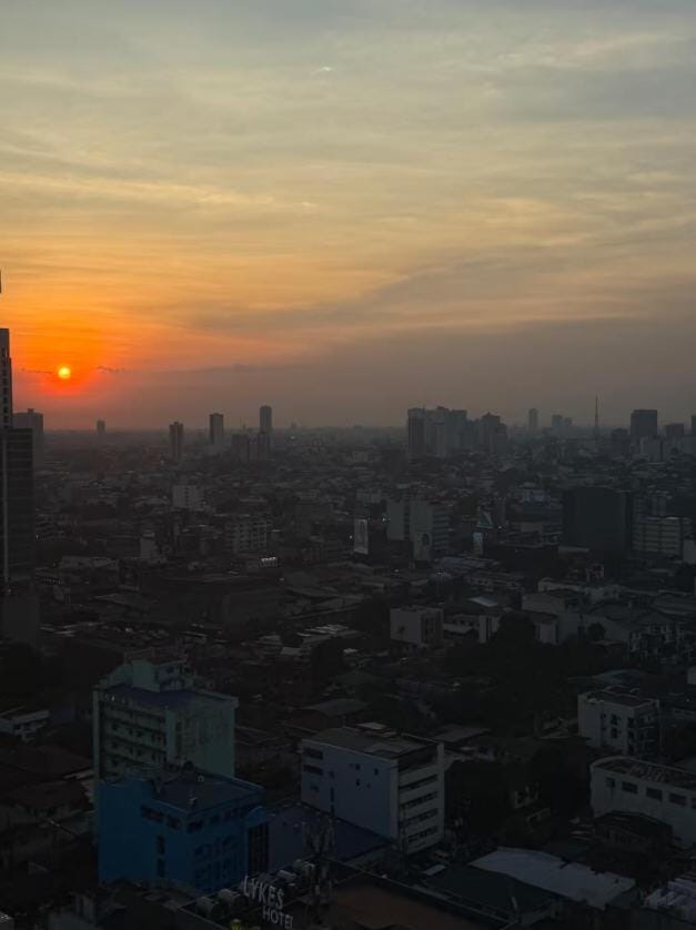 Condo in Cubao, Sunset & City Lights Chasing Hotel in Pasig