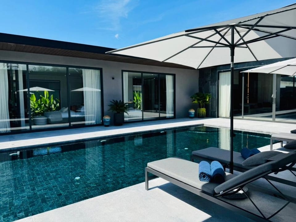 Ultra Luxury 4BR Pool villa by Sea Central C7 Villa in Chalong