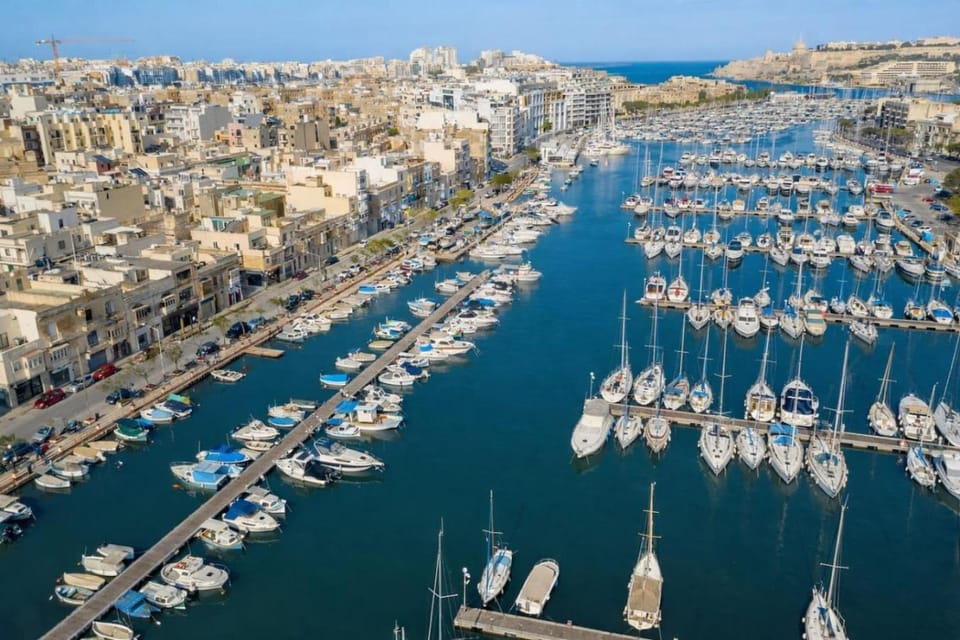 Nearby landmark, Day, Natural landscape, Activities, Bird's eye view, City view, Sea view