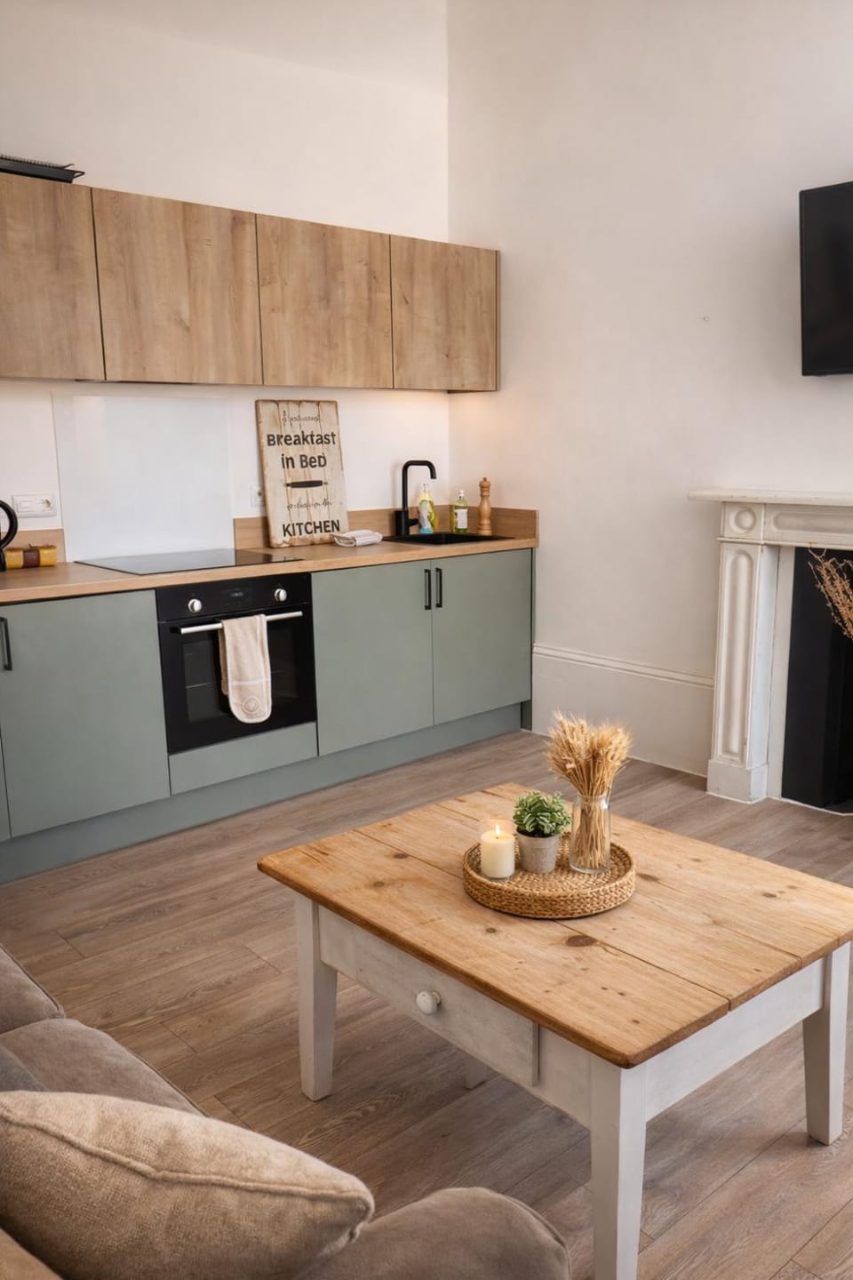 Stylish Seaview Apartments - Modern Retreat Apartment in Herne Bay