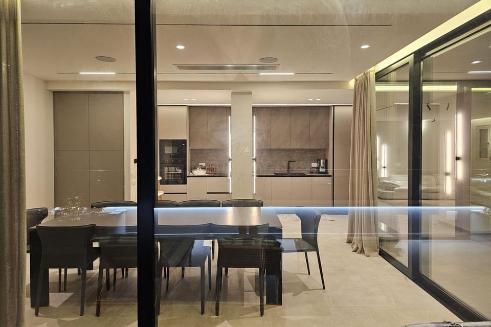 Coffee/tea facilities, Dining area, kitchen
