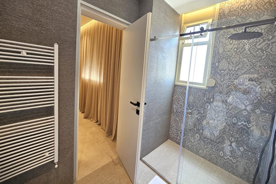 Shower, Bath, dryer