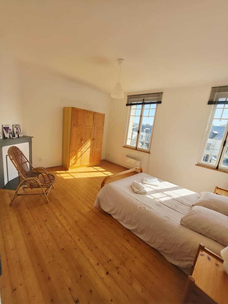 Bed, Photo of the whole room, Bedroom