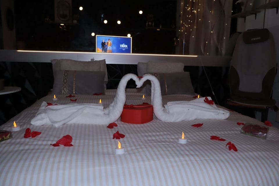 Evasion romantique, Jacuzzi Massage luminothérapie Apartment in Carquefou
