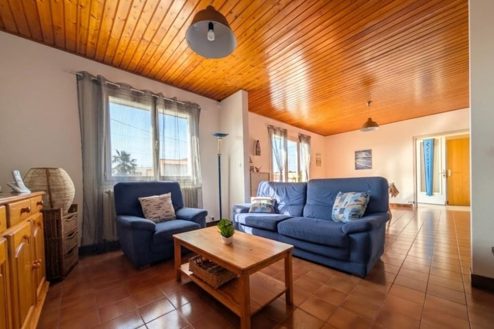 Large 200m Beach House for 14 Guests House in La Tranche-sur-Mer