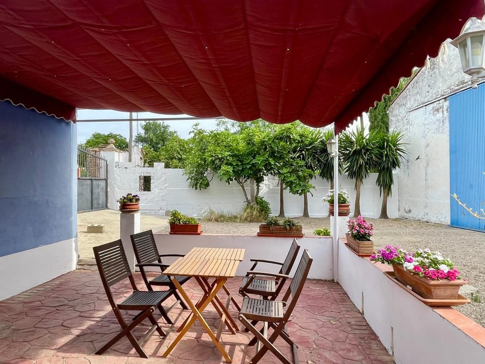 Patio, View (from property/room), Balcony/Terrace, Dining area, Garden view