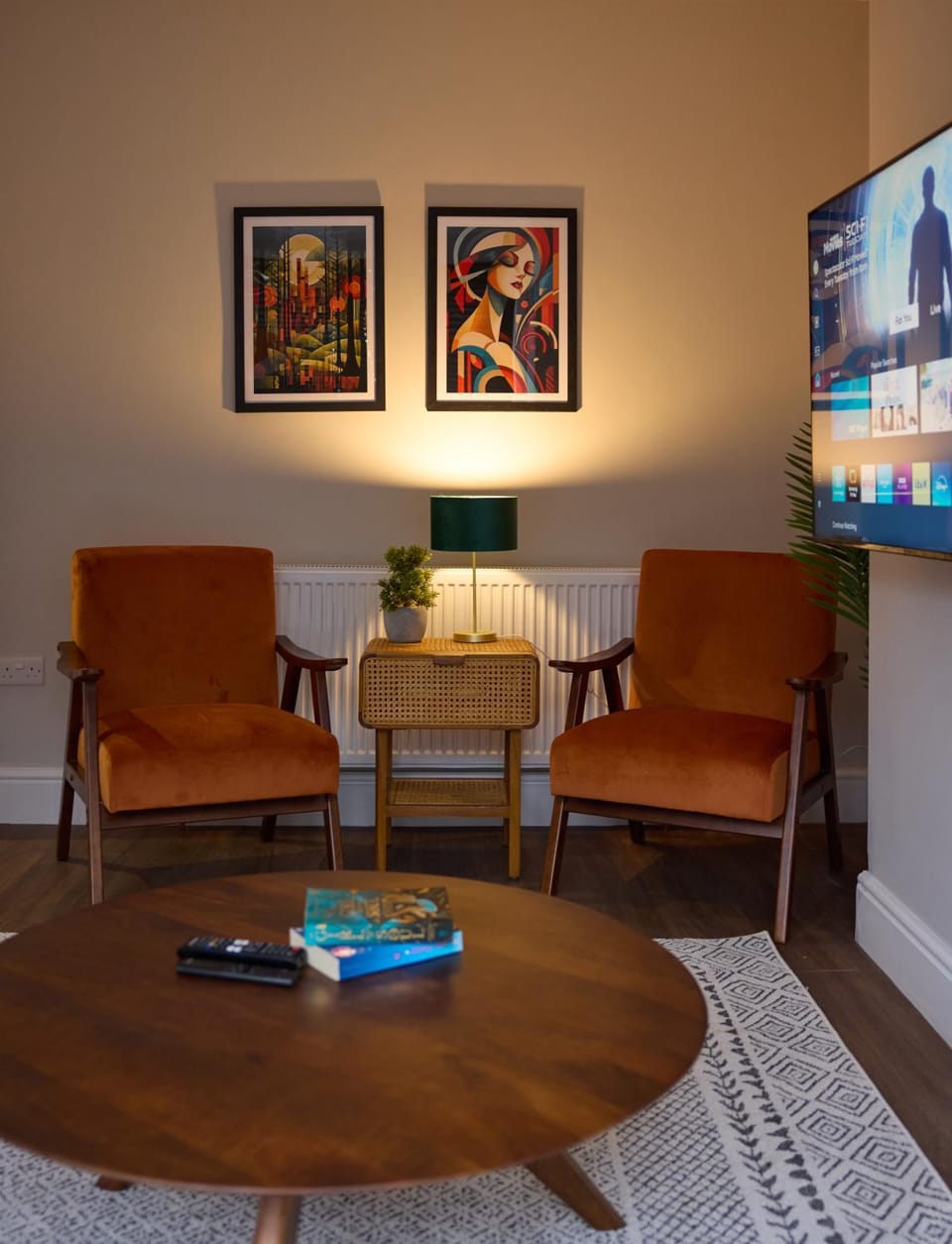 Communal lounge/ TV room, TV and multimedia, Living room, Seating area, Evening entertainment