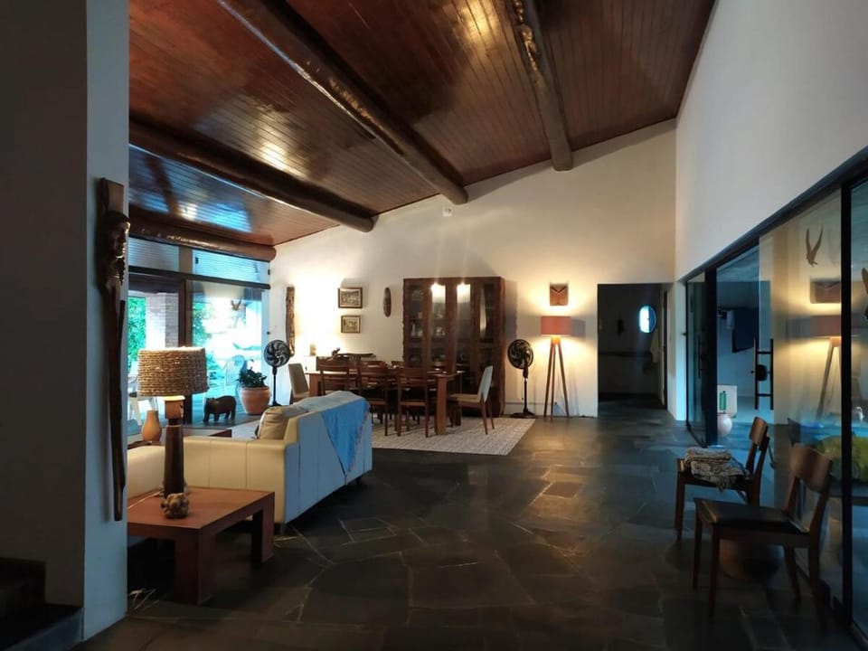 Casa Pé Na Areia Vista Mar - Toninhas - Ubatuba House in State of São Paulo
