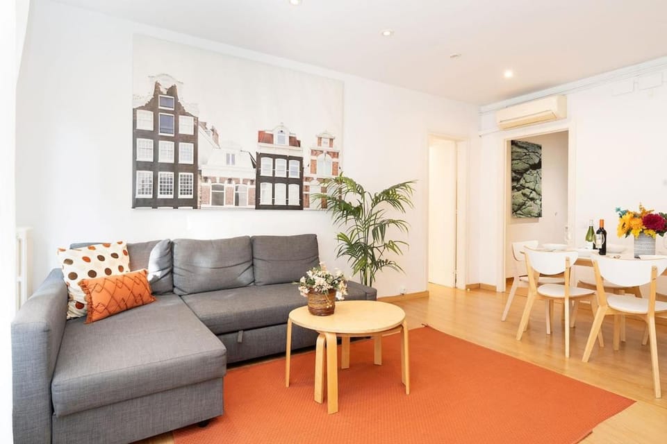 Spacious apartment in Sant Gervasi Apartment in Barcelona