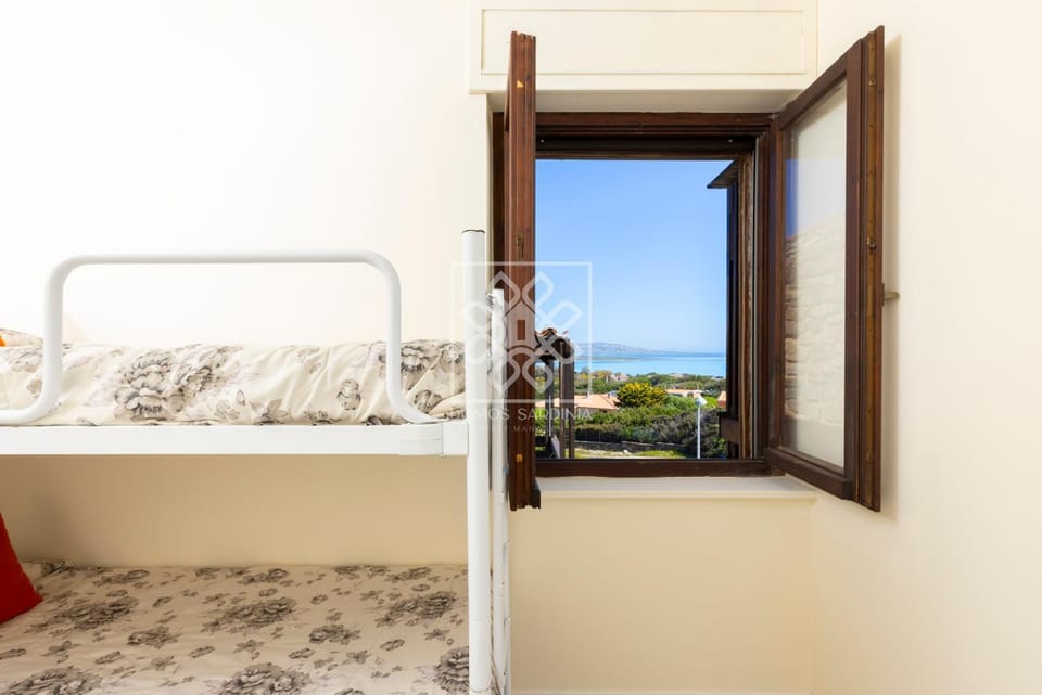 Photo of the whole room, Bedroom, Sea view