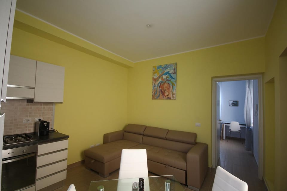 Bed, Living room, Communal kitchen