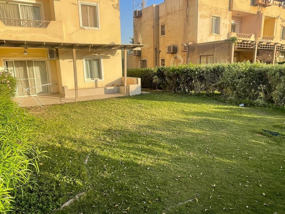 Shaleh for rent ground floor in stella de mari Apartment in Egypt