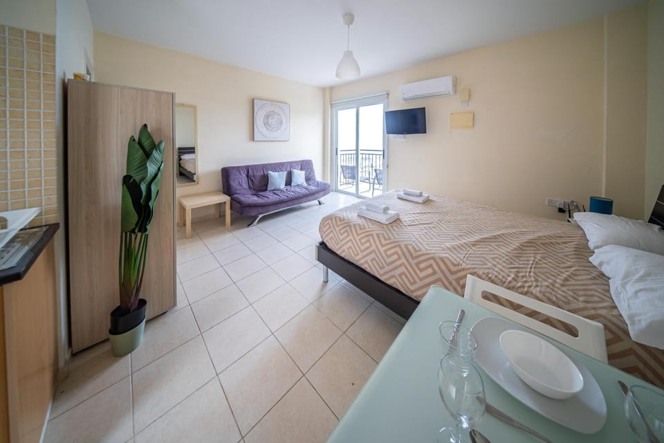 Peyia Pearl Suites Apartment in Peyia
