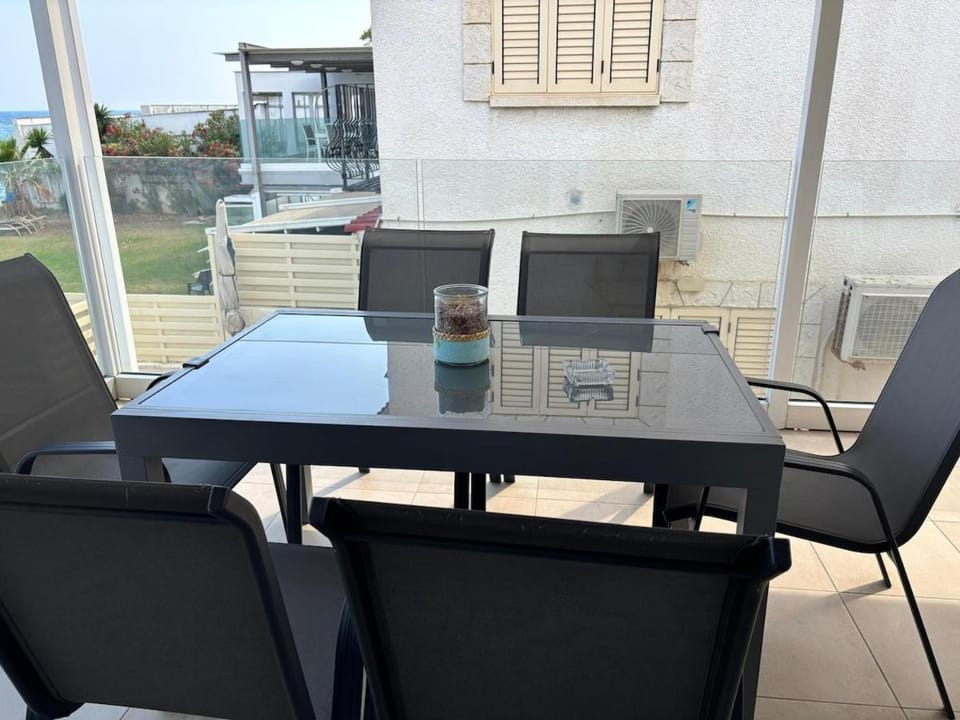 Seafront Escape Apartment Apartment in Oroklini