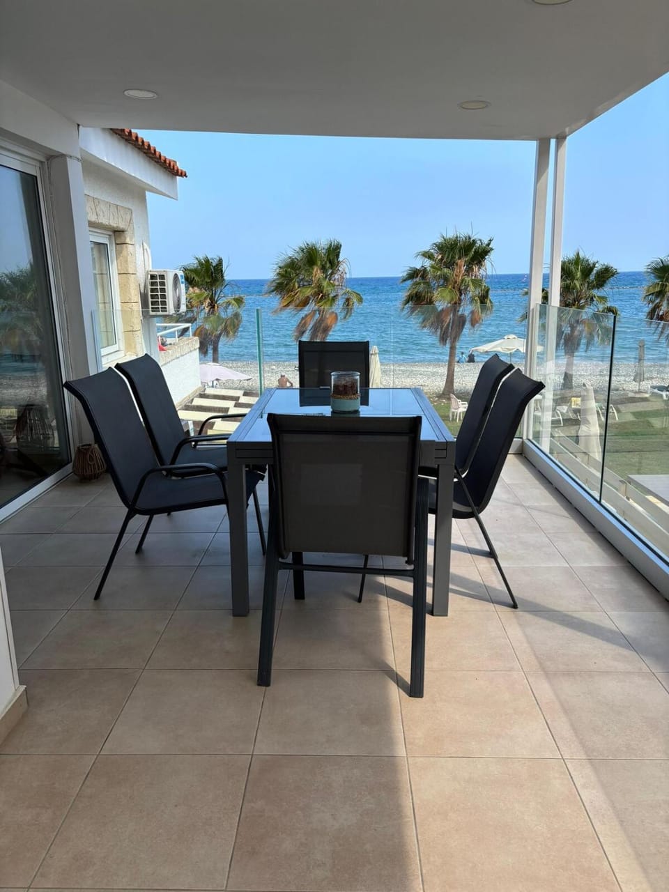 Seafront Escape Apartment Apartment in Oroklini