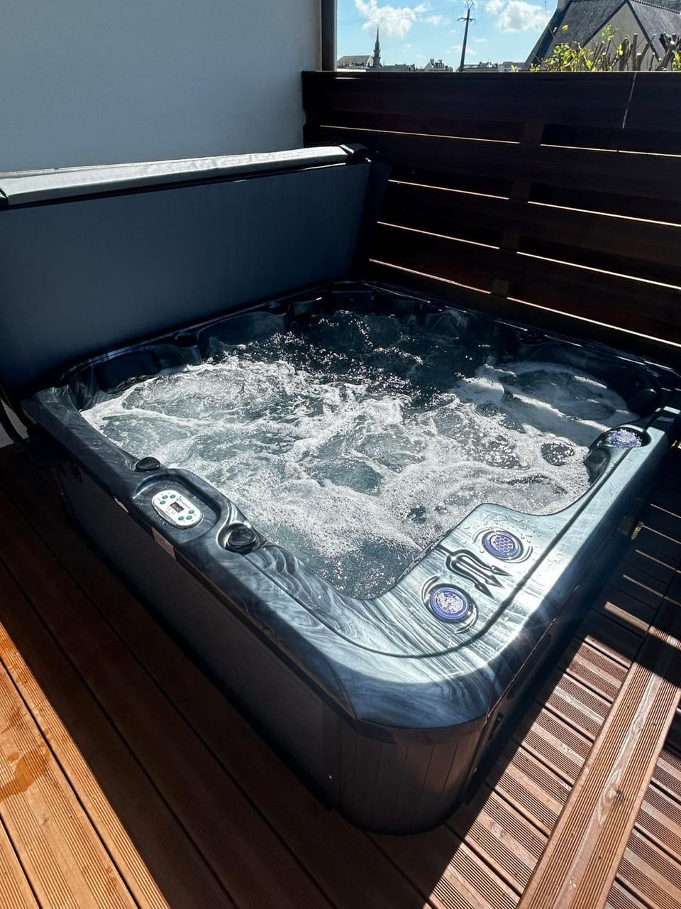 Gîte 3 étoiles Jacuzzi Terrasses 4min de la plage House in Cléder