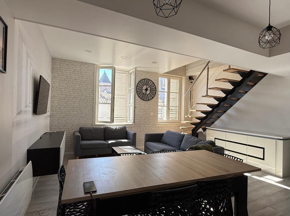 TV and multimedia, Living room, Dining area