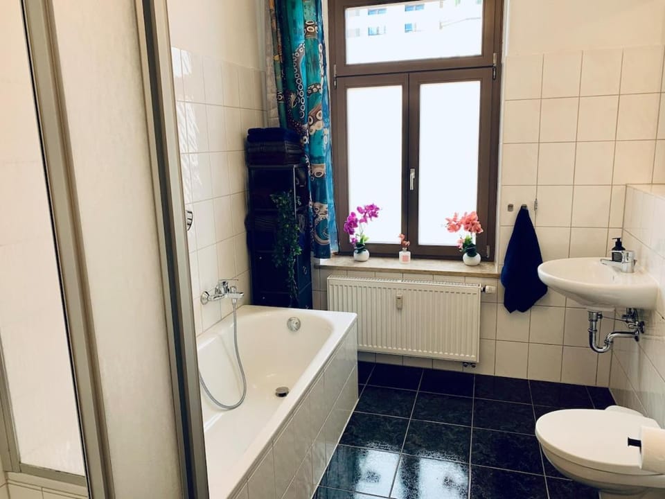 Toilet, Bathroom, Bath, towels