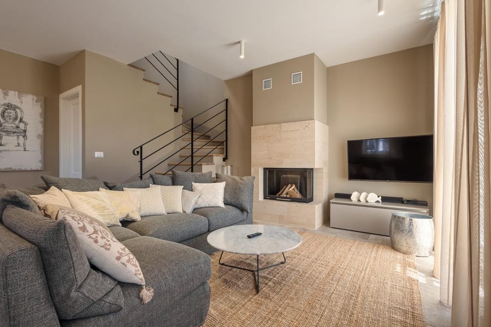 Living room, fireplace