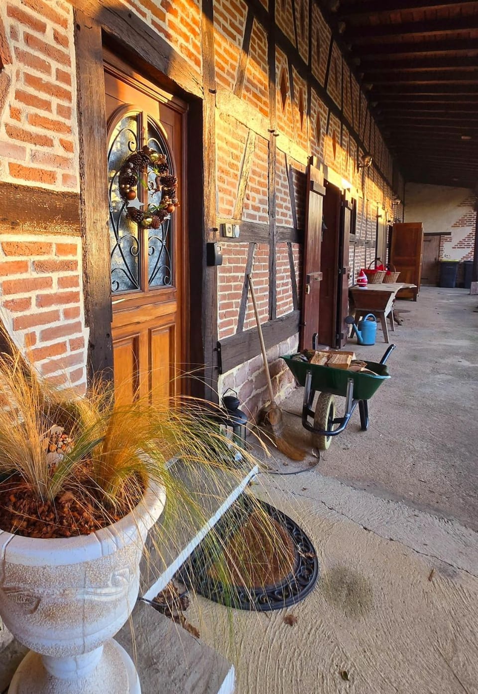 Belle Vue Barn ,Charming spacious rustic home in French Coutryside House in Auvergne-Rhône-Alpes