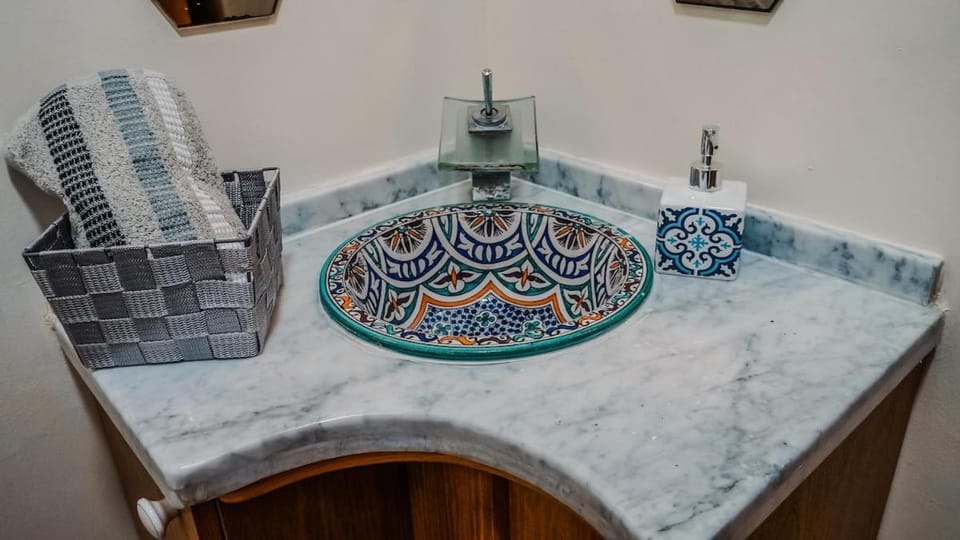 Fez style & modern comfort Corniche Apartment in Casablanca