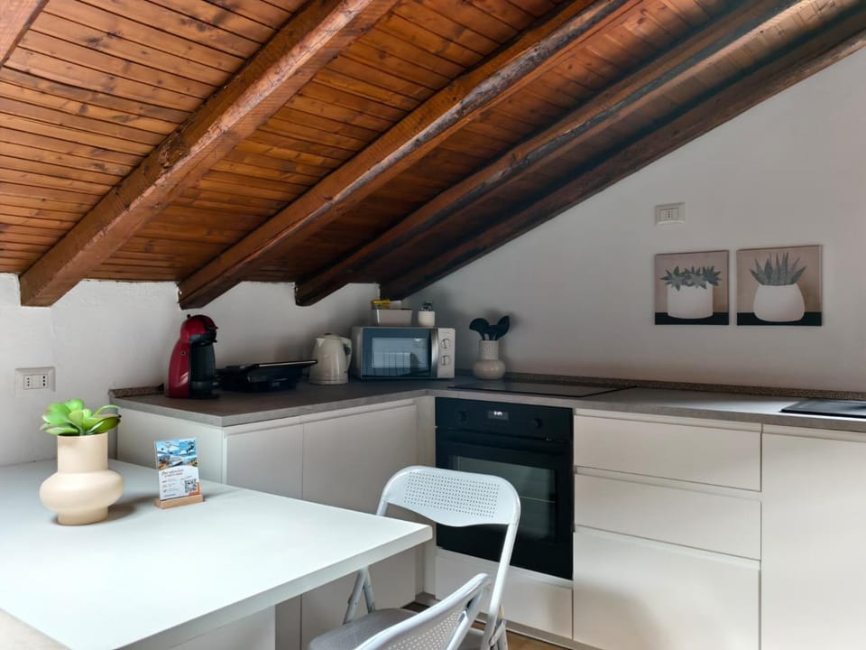 Mansarda Sistina by Quokka 360 - At the Edge of the Old Town Apartment in Como