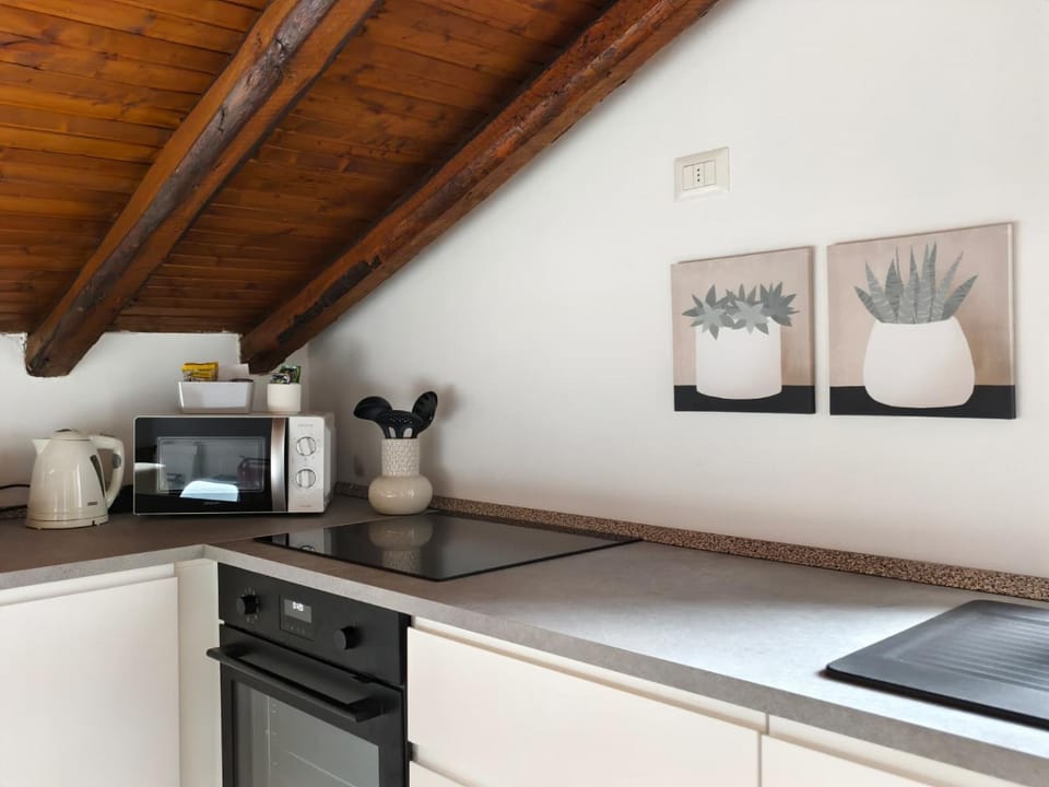 Mansarda Sistina by Quokka 360 - At the Edge of the Old Town Apartment in Como