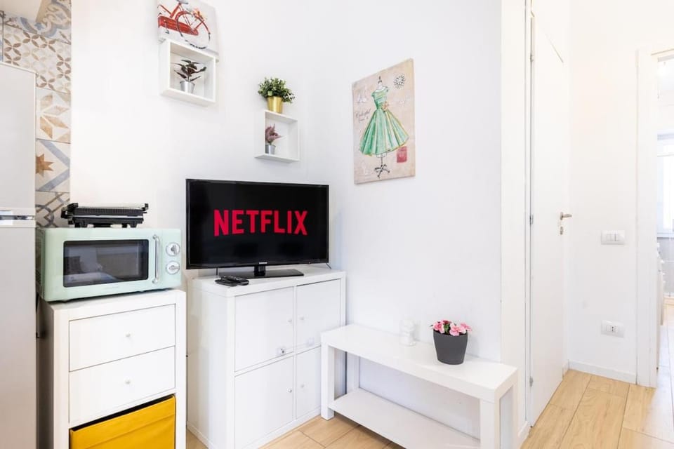 Attico, 1 Gbps WIFI, AC, Duomo 20 min Apartment in Milan