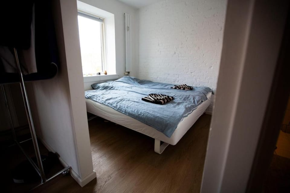 Bedroom, towels