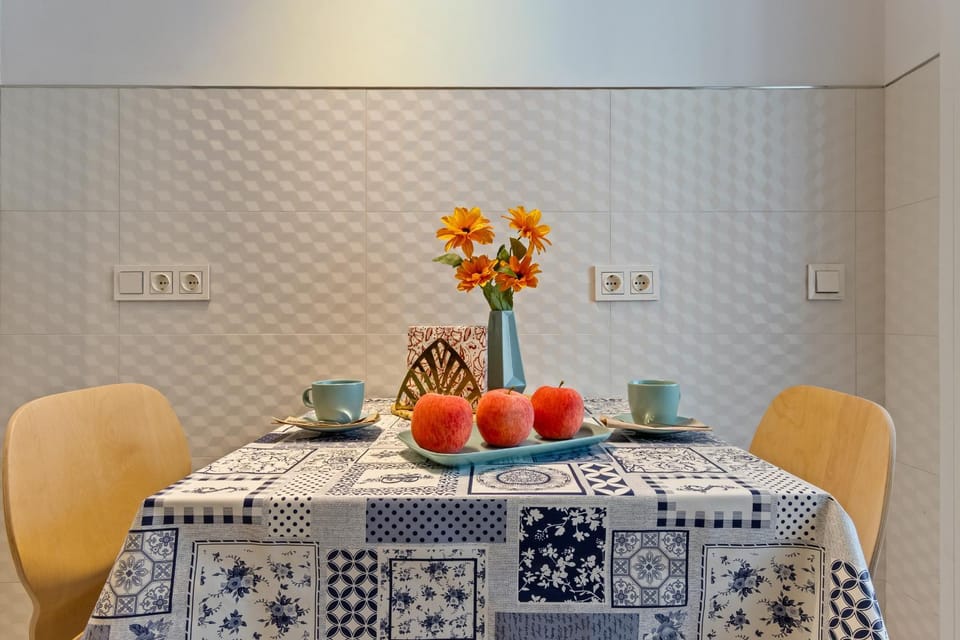 Dining area, kitchen