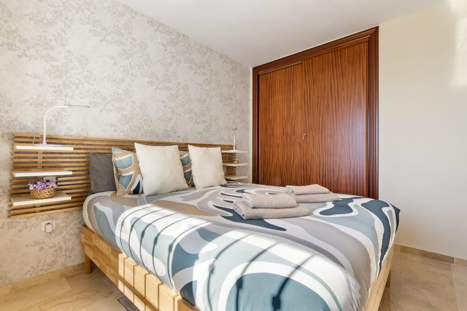 Bed, Photo of the whole room, Bedroom, wardrobe