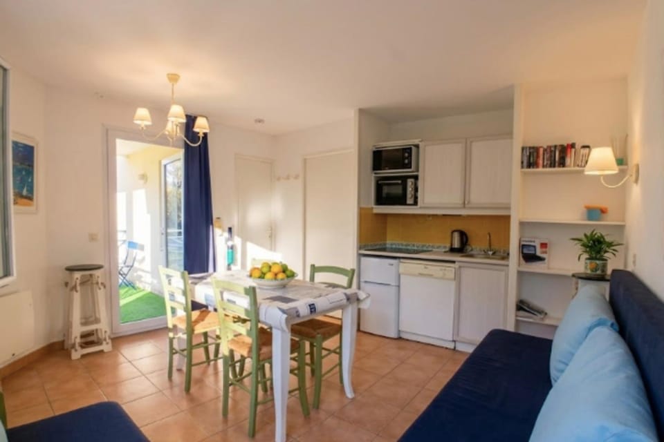 Apartment with pools and garden near the beach Apartment in Pornichet