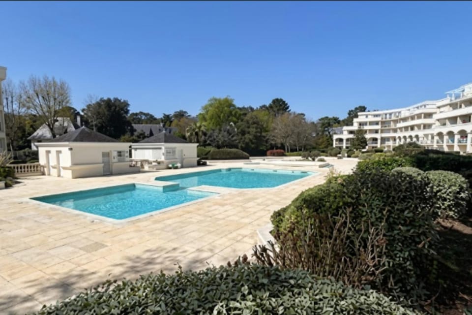 Apartment with pools and garden near the beach Apartment in Pornichet