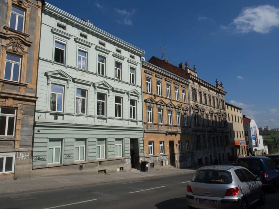 Facade/entrance, Off site
